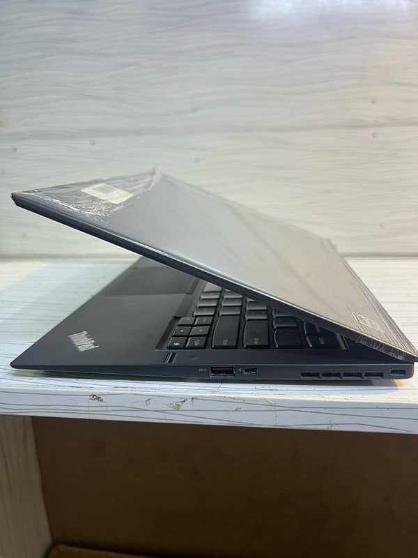 Lenovo X1 Carbon i5 4th Gen in touchscreen 2