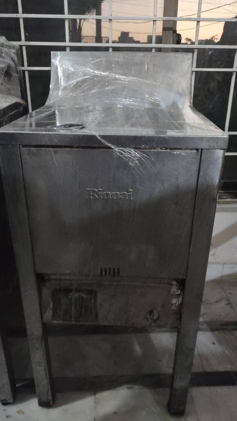 2 Rinnai Fryers 22 ltr 1