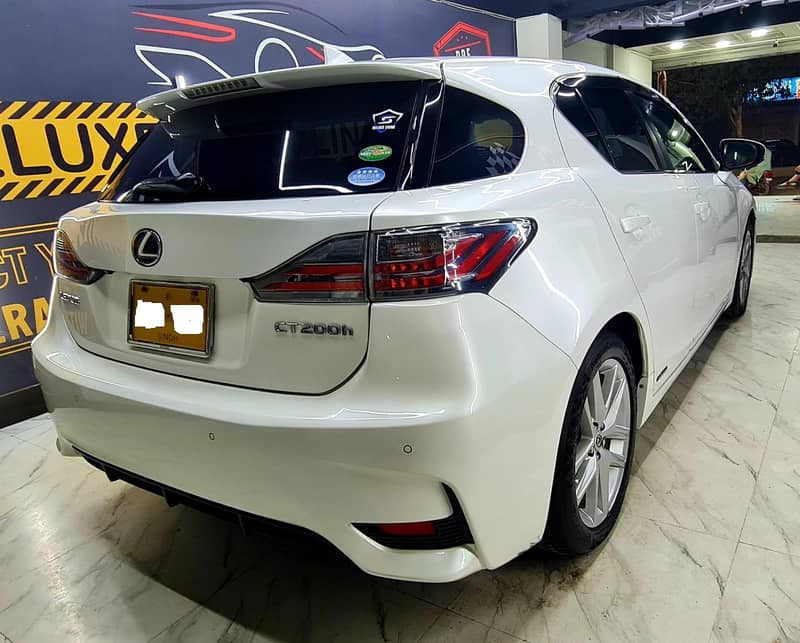 Lexus CT200h 2018 3