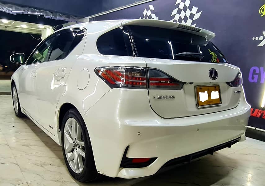 Lexus CT200h 2018 4