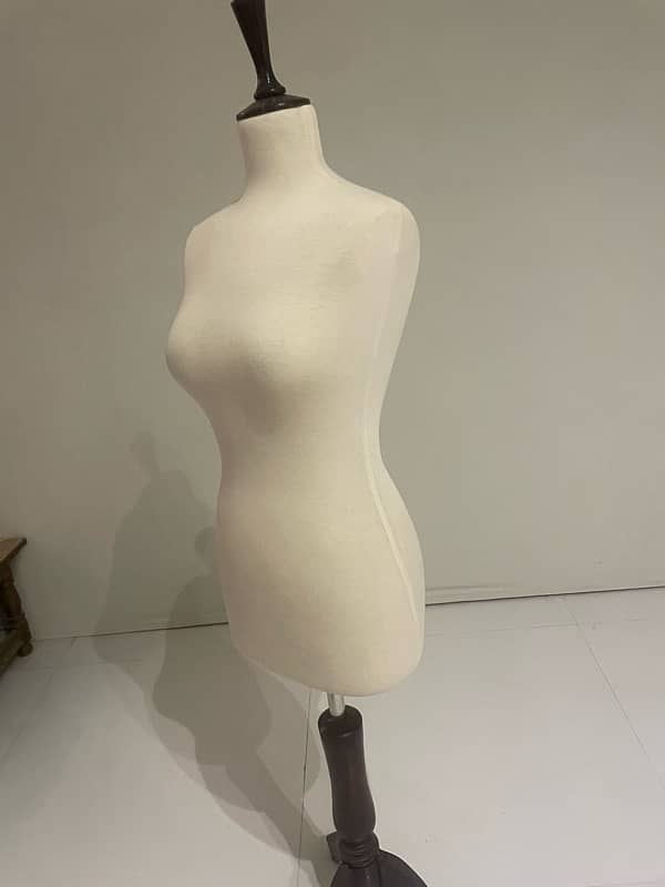 female mannequin for sale in reasonable price 0