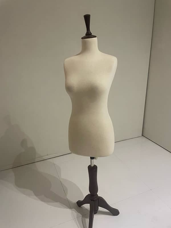 female mannequin for sale in reasonable price 2