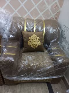 Brand new Poshish 6 seater sofa for Sale