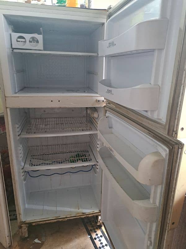 refrigerator 3