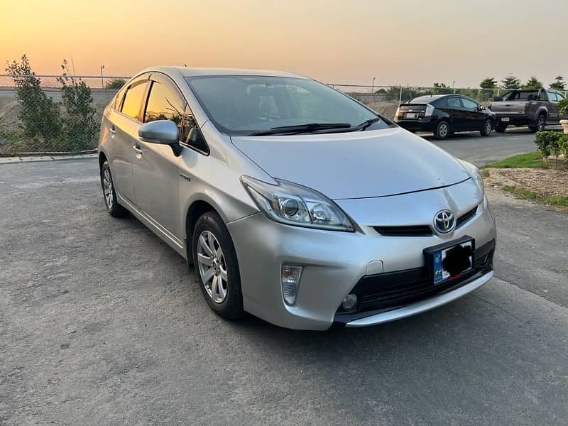 Toyota Prius 2014 S package 1