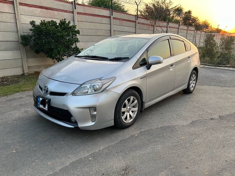 Toyota Prius 2014 S package 3