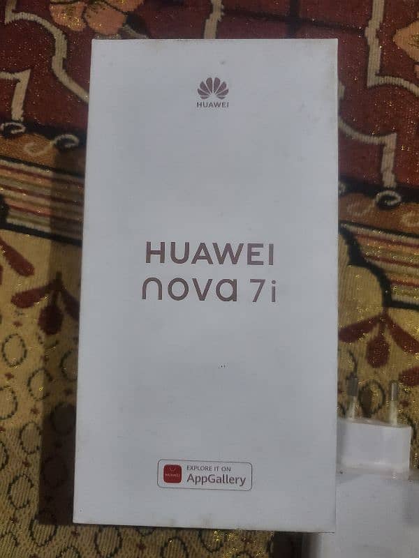 huawei nova7i 8GB RAAM AND 128 GB ROOM 8