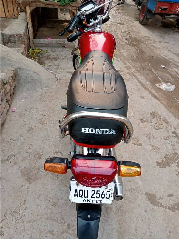 Honda Cd70 All Punjab number laga hai 5