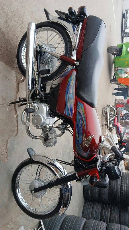 HONDA CD70 2024 RED COLOUR 2