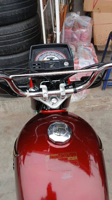 HONDA CD70 2024 RED COLOUR 4