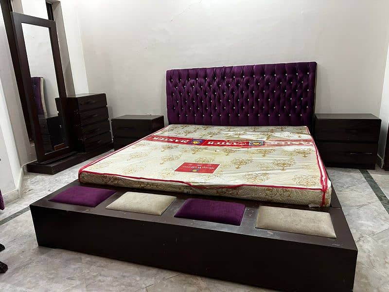 Bed Set with 2 Side Tables & Dressing Table with Mattress 3