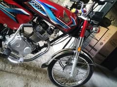 Honda 125 red