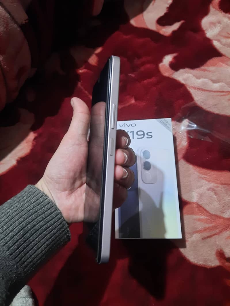 vivo 19s 6/128 full paking 15 days use 2