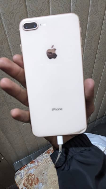 I phone 8 plus 64 gb 1