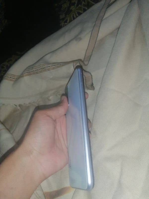 vivo y20 condition 10/9 phone total original h logo per stuck h 6