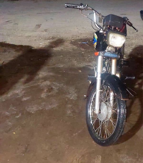 jisko bike ki zarorat ho to wo call karai other wise call na karary 0