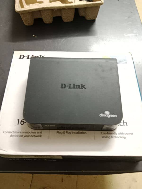 D Link 16 port 10/100 desktop switch 1