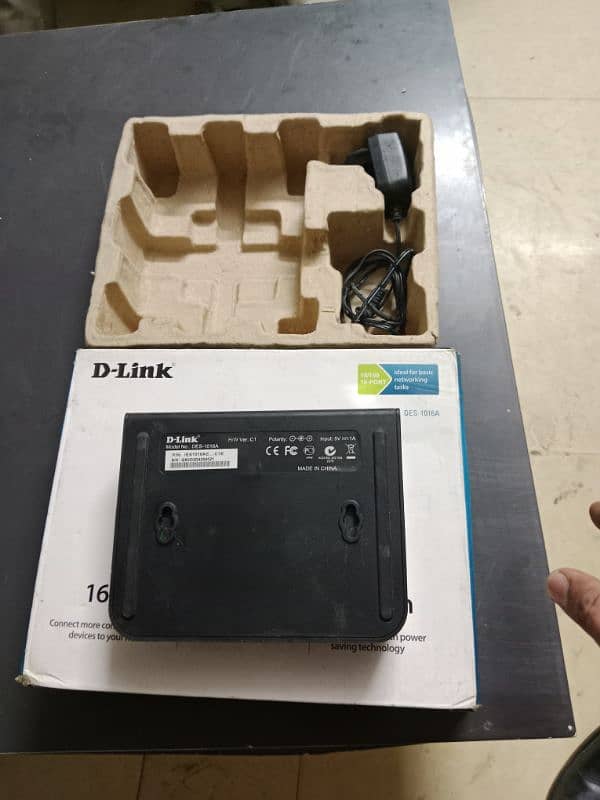 D Link 16 port 10/100 desktop switch 5