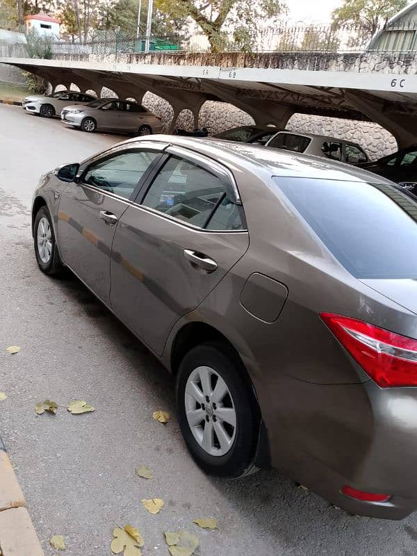 Toyota Corolla Altis 2015 3