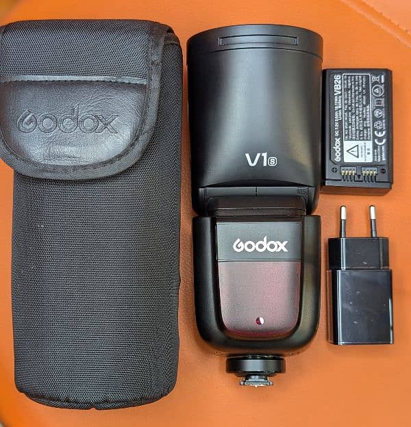 GODOX V1 S Flash For Sony, Brand new condition, Flash gun for sony 1