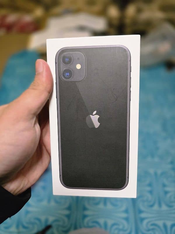 iPhone 11 factory unlocked box pack 3