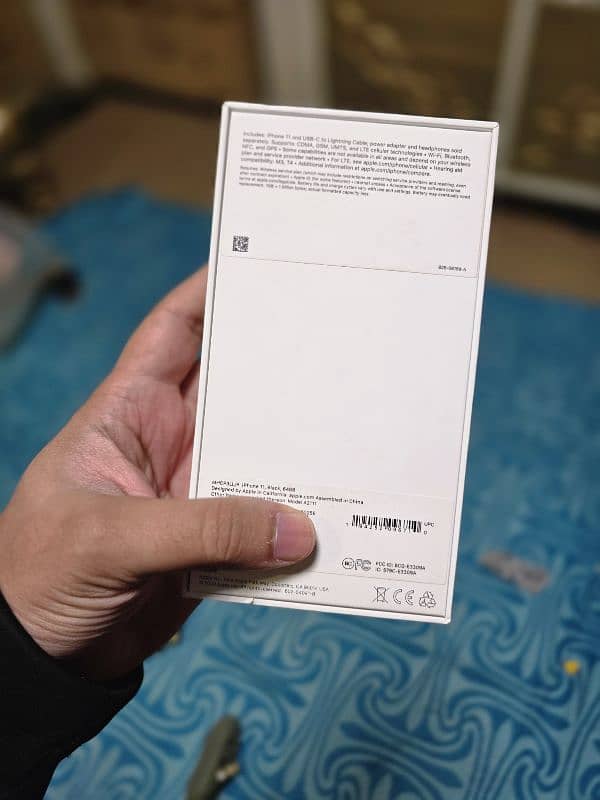 iPhone 11 factory unlocked box pack 5