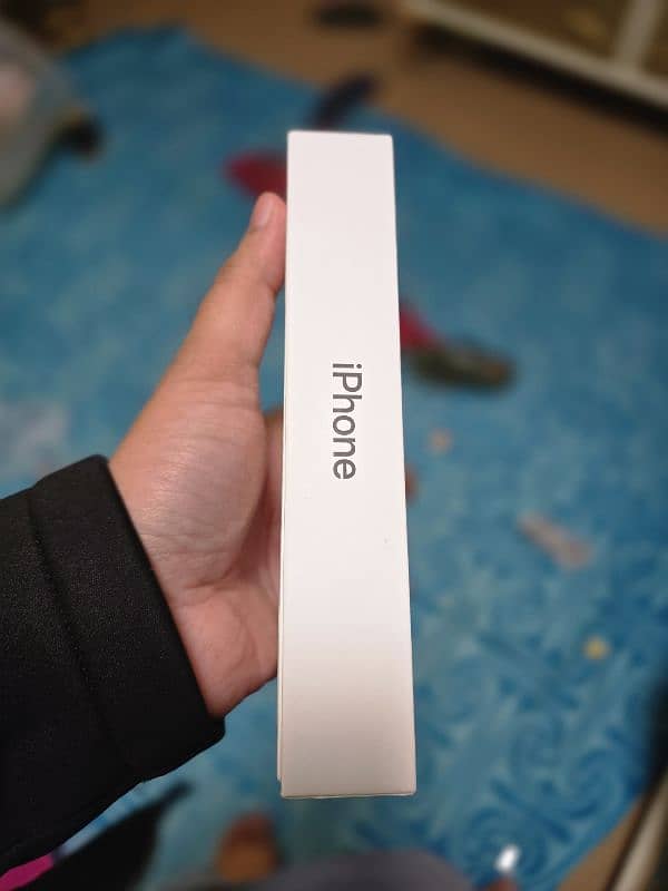 iPhone 11 factory unlocked box pack 6