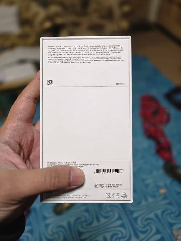 iPhone 11 factory unlocked box pack 7