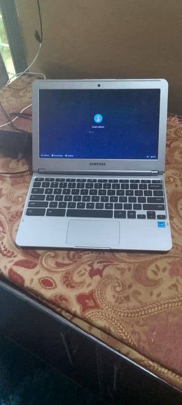 Samsung chrome book 2 gb ram 16 gb momery 0