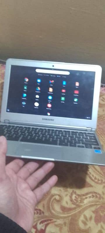 Samsung chrome book 2 gb ram 16 gb momery 5