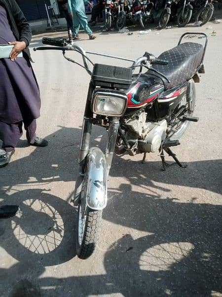 BLACK UNITED 125cc BIKE KARACHI NO 0