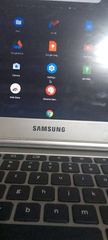 Samsung chrome book 2 gb ram 16 gb momery 7