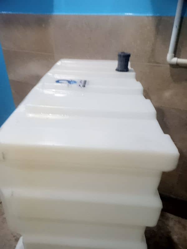 Water Floot Tank 750Ltr. 0