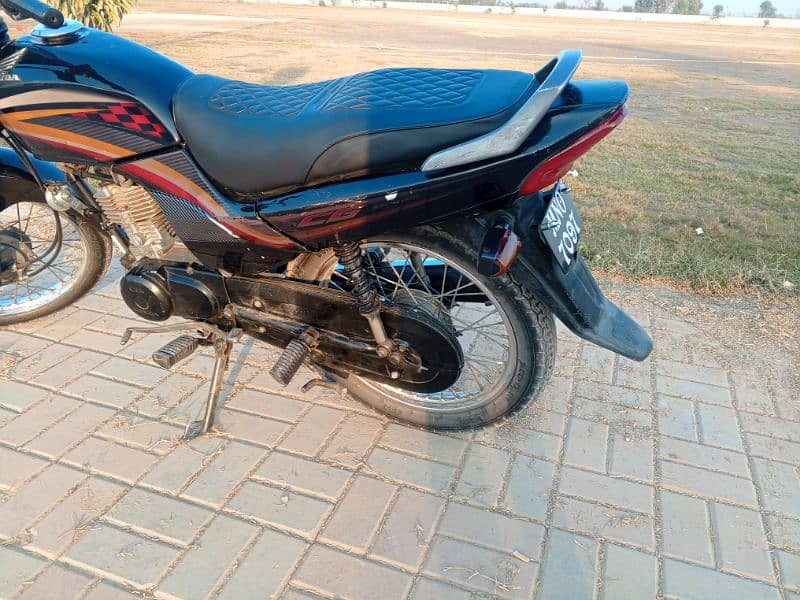 Honda CG125 6