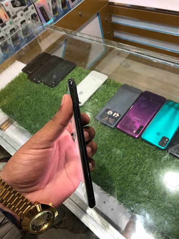 iPhone 11 Pro Max non pta 5