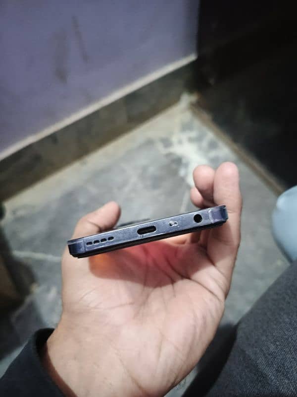 Realme C35 6