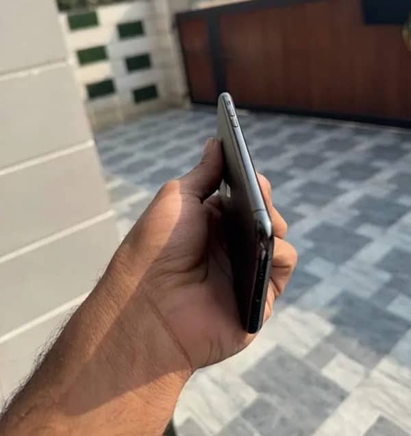 iPhone 11 Pro (pta approved 256 official 6