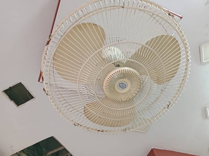 celling Fan (used) company name Almiraj 0