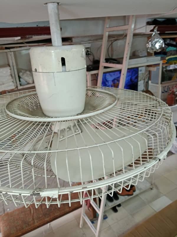 celling Fan (used) company name Almiraj 2