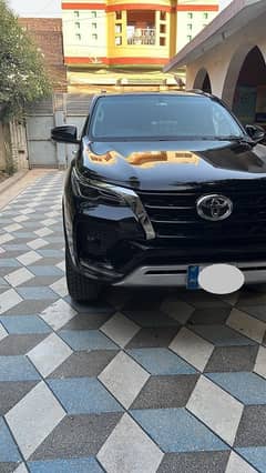 Toyota Fortuner V 2022