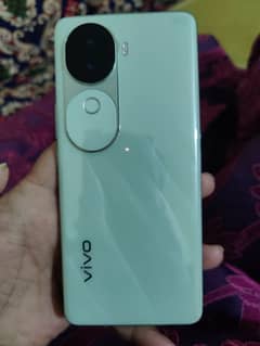 vivo v40e 8+8/256gb 5 days used only 03155477833