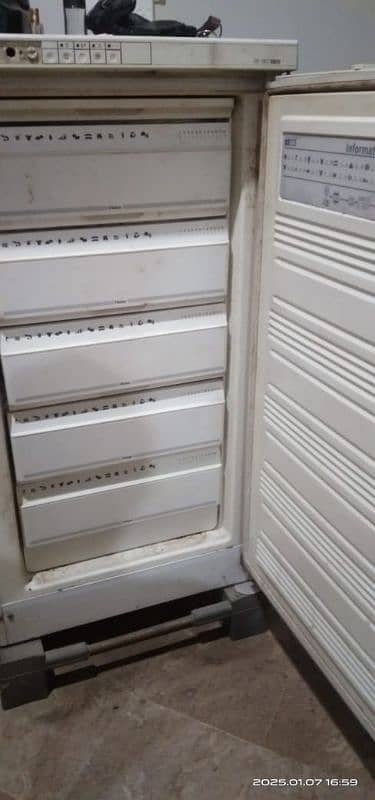 Haier Upright Freezer HF-180T 3