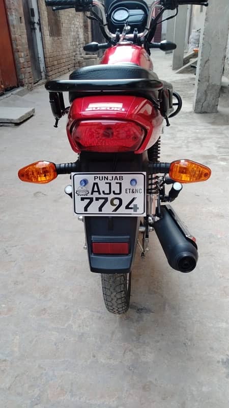 Suzuki GD 110s red 10