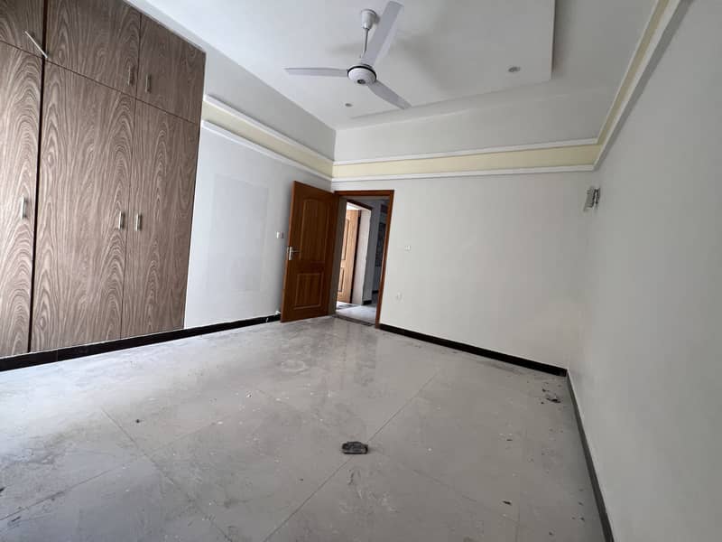 BEAUTIFUL HOUSE 8 MARLA WITH SNGPL CONNECTION OPPOSITE BAHRIA SCHOOL AVAILABLE FOR SALE IN PHASE ONE BAHRIA ORCHAD 33