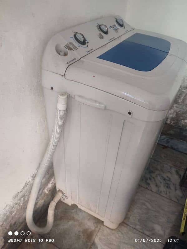 Toyo double washing & dryer machine 0