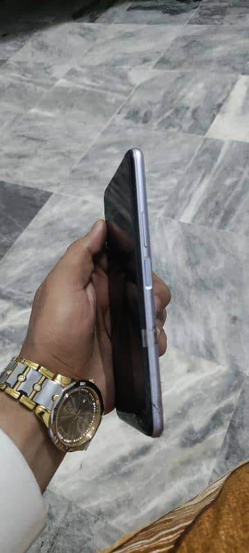 Vivo y20 condition 10 by 9 With Box Koi Masla Nhi Ha Mobile Mai Box Ha 2