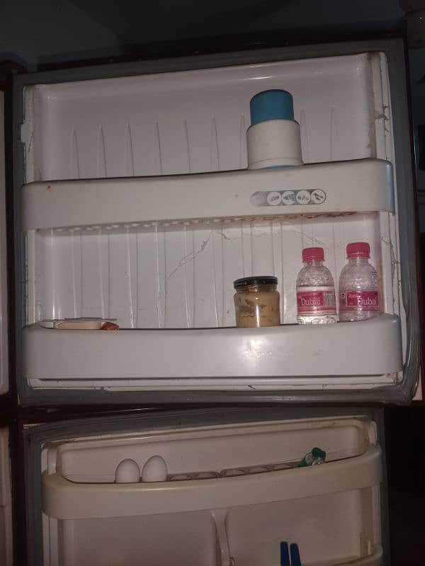 refrigerator with garranty of freeze and motor 4