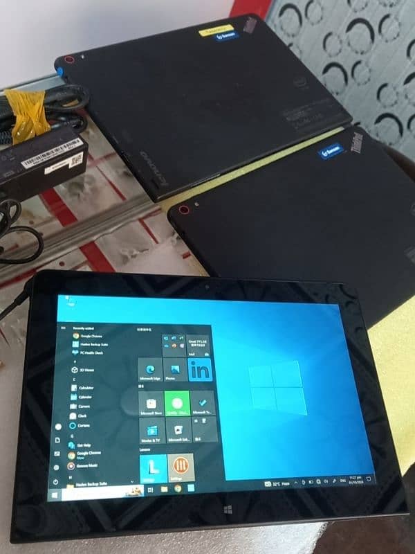 Windows Tab and Laptop surface 2