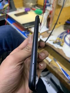 iphone xr all ok 10by 10   battery health 95% pta approved