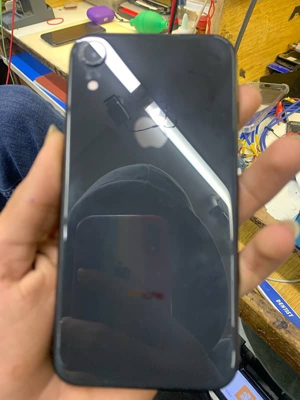 iphone xr all ok 10by 10   battery health 95% pta approved 2